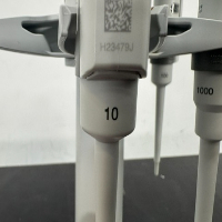 Eppendorf Research Plus Single Channel Pipettes and Stand image 2
